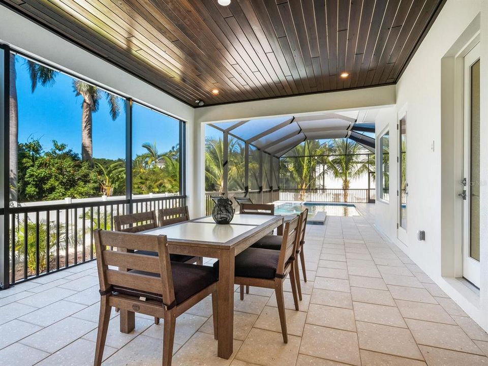 Под контрактом: $3,870,000 (4 спален, 4 ванн, 3461 Квадратных фут)