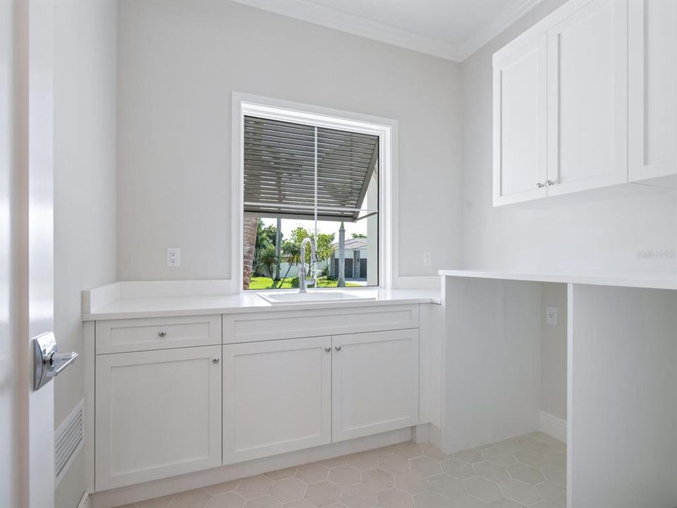 Под контрактом: $3,870,000 (4 спален, 4 ванн, 3461 Квадратных фут)