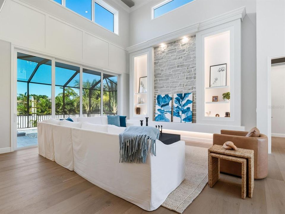 Под контрактом: $3,870,000 (4 спален, 4 ванн, 3461 Квадратных фут)