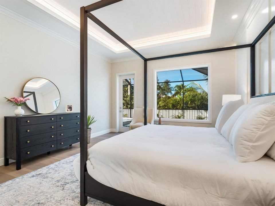 Под контрактом: $3,870,000 (4 спален, 4 ванн, 3461 Квадратных фут)