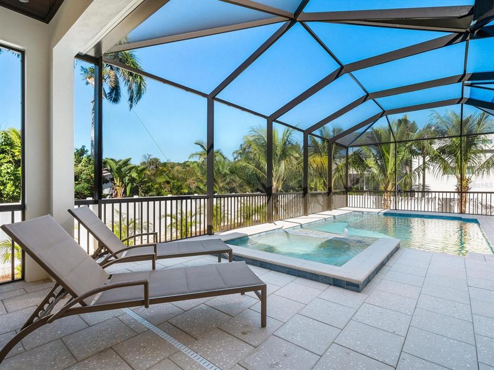 Под контрактом: $3,870,000 (4 спален, 4 ванн, 3461 Квадратных фут)