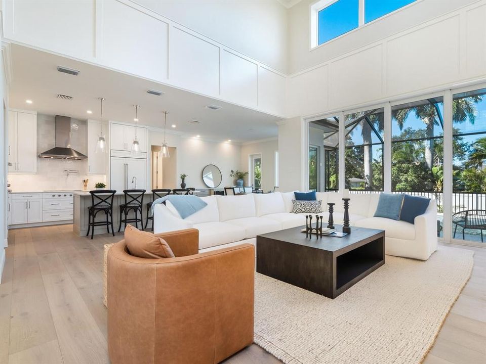 Под контрактом: $3,870,000 (4 спален, 4 ванн, 3461 Квадратных фут)