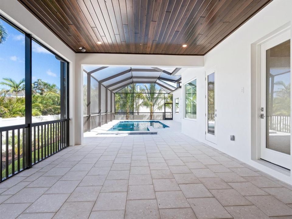 Под контрактом: $3,870,000 (4 спален, 4 ванн, 3461 Квадратных фут)