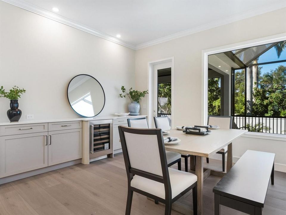 Под контрактом: $3,870,000 (4 спален, 4 ванн, 3461 Квадратных фут)