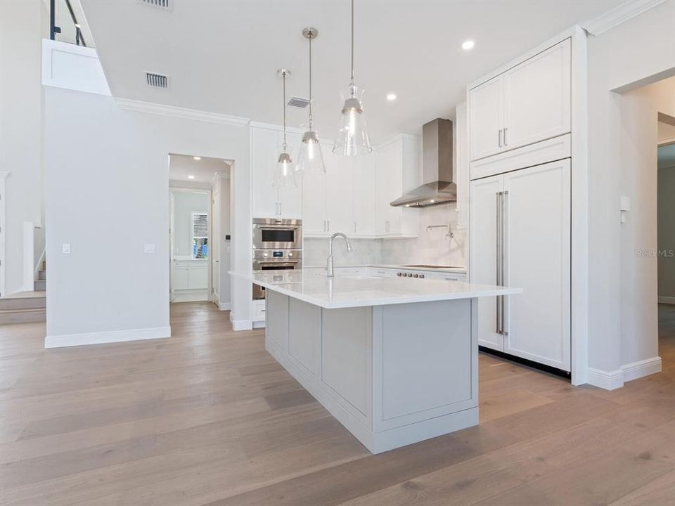 Под контрактом: $3,870,000 (4 спален, 4 ванн, 3461 Квадратных фут)