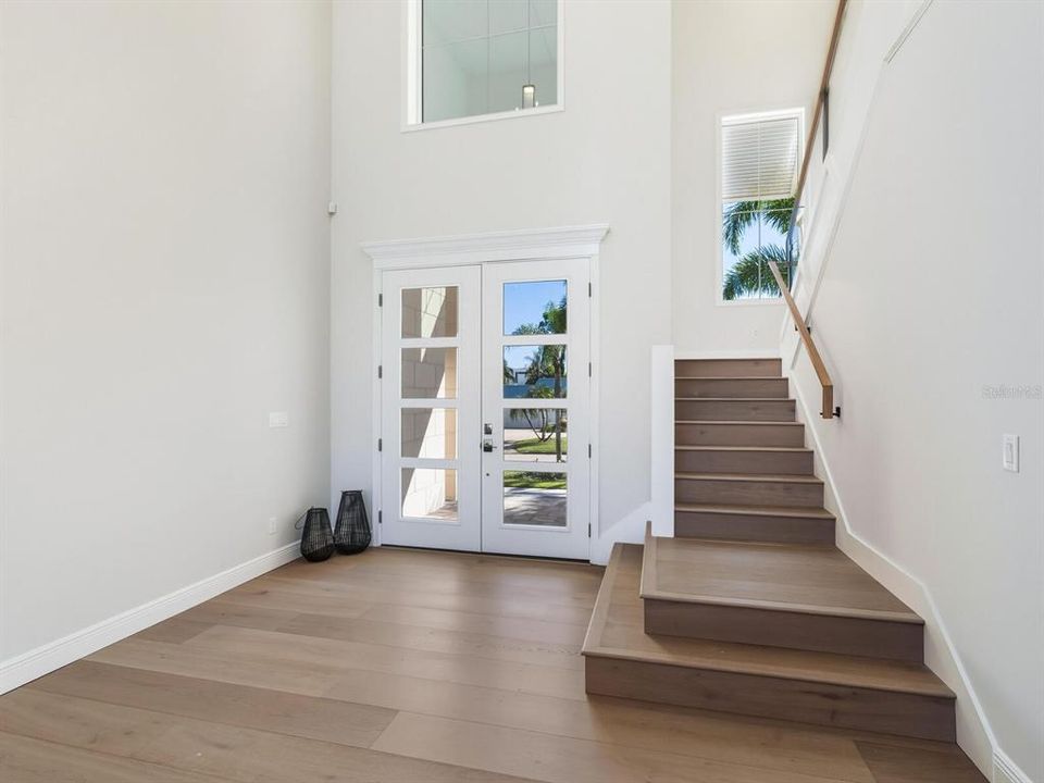 Под контрактом: $3,870,000 (4 спален, 4 ванн, 3461 Квадратных фут)