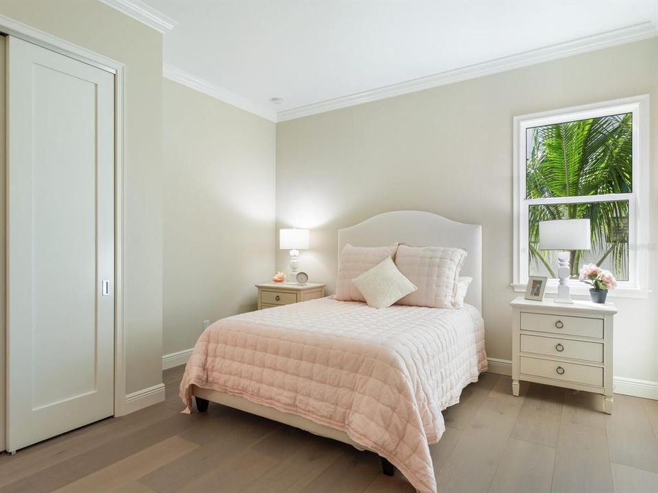 Под контрактом: $3,870,000 (4 спален, 4 ванн, 3461 Квадратных фут)