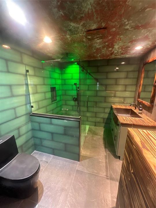 En Venta: $1,050,000 (4 camas, 2 baños, 2162 Pies cuadrados)