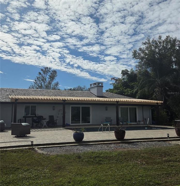 На продажу: $1,050,000 (4 спален, 2 ванн, 2162 Квадратных фут)