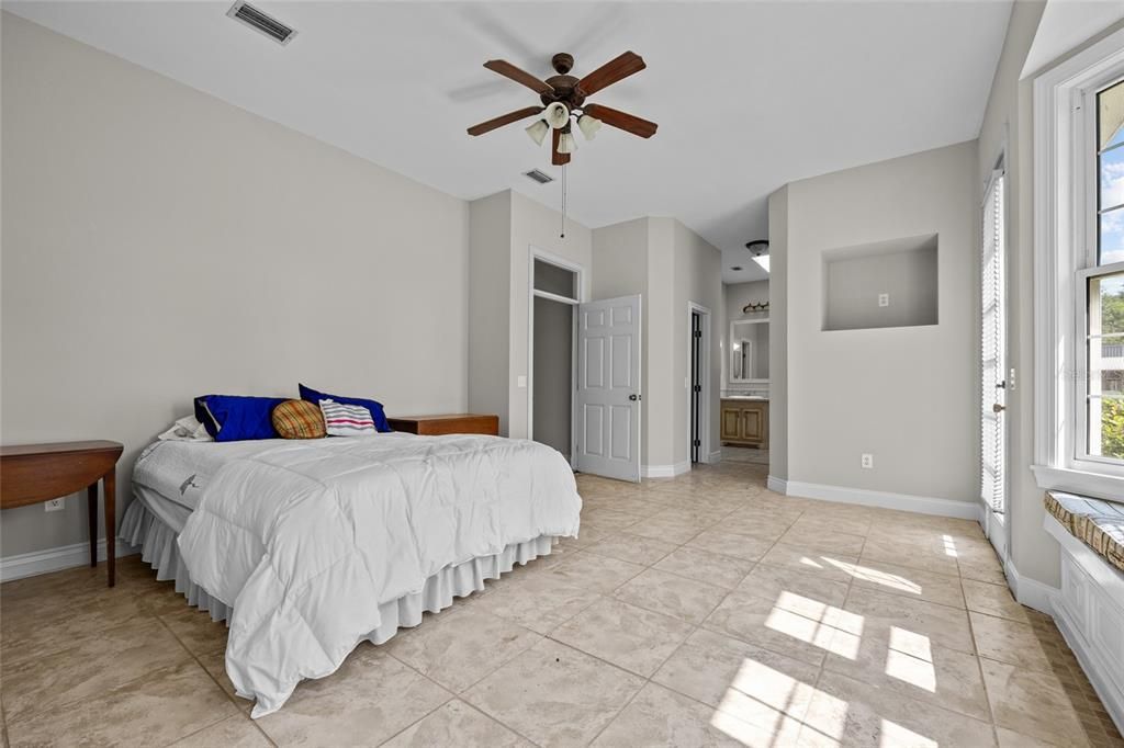 For Sale: $1,350,000 (5 beds, 3 baths, 4497 Square Feet)