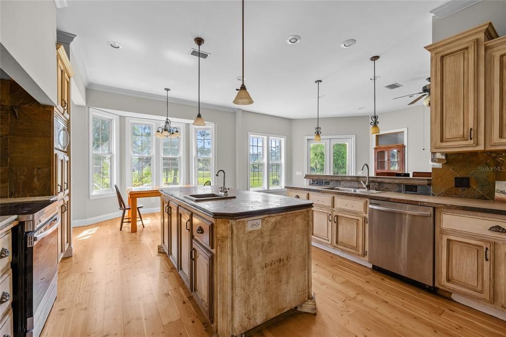 For Sale: $1,350,000 (5 beds, 3 baths, 4497 Square Feet)