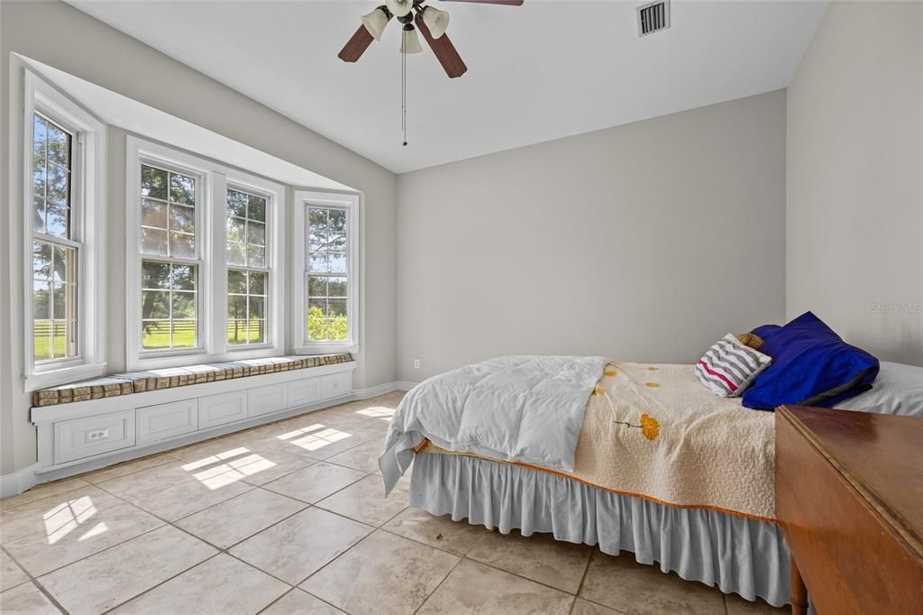 For Sale: $1,350,000 (5 beds, 3 baths, 4497 Square Feet)