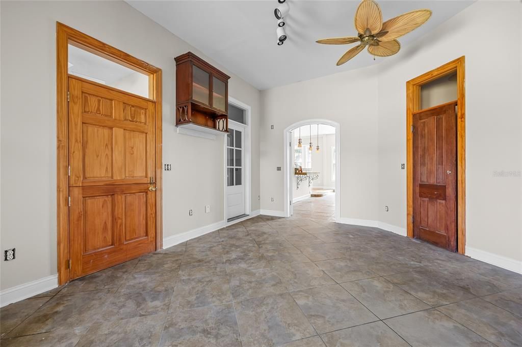 For Sale: $1,350,000 (5 beds, 3 baths, 4497 Square Feet)