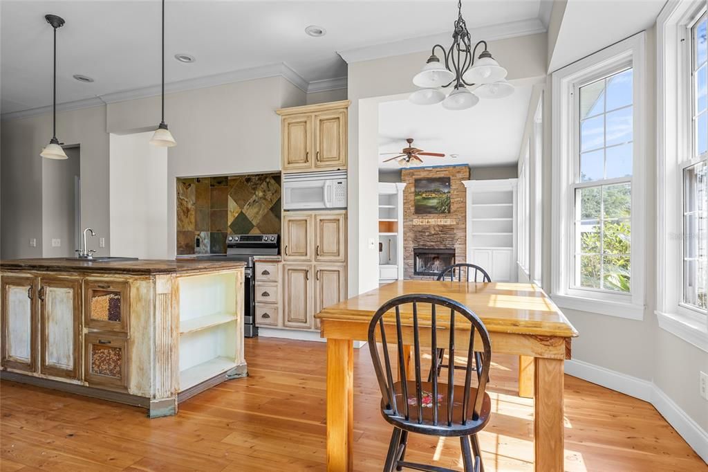 For Sale: $1,350,000 (5 beds, 3 baths, 4497 Square Feet)