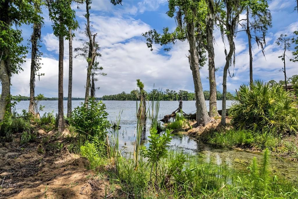 For Sale: $1,275,000 (6 beds, 5 baths, 4931 Square Feet)