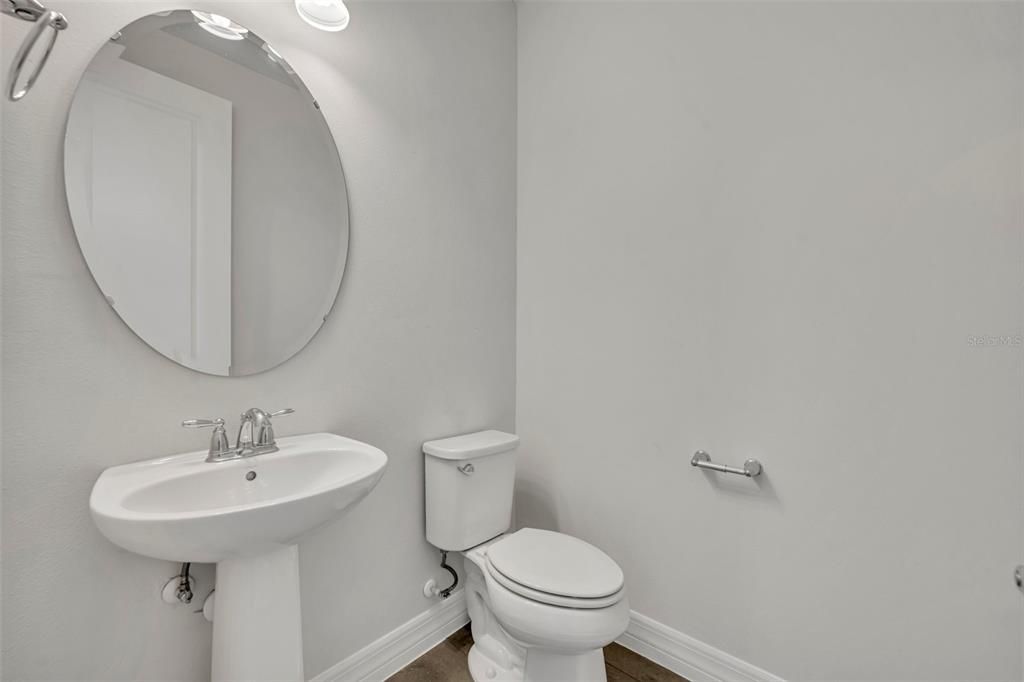 For Sale: $1,275,000 (6 beds, 5 baths, 4931 Square Feet)