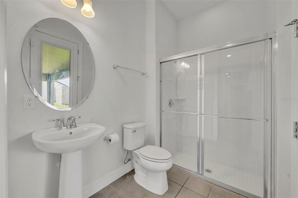 For Sale: $1,275,000 (6 beds, 5 baths, 4931 Square Feet)