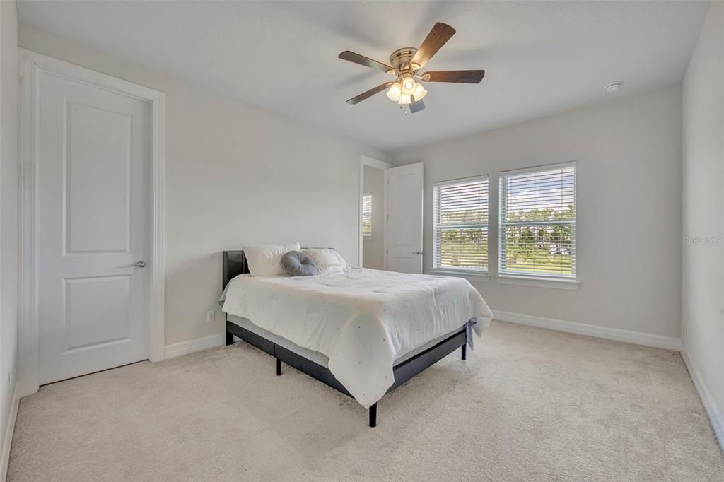 For Sale: $1,275,000 (6 beds, 5 baths, 4931 Square Feet)