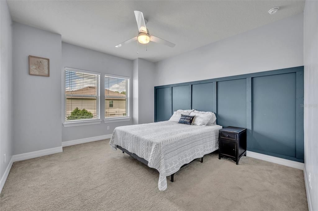 For Sale: $1,275,000 (6 beds, 5 baths, 4931 Square Feet)