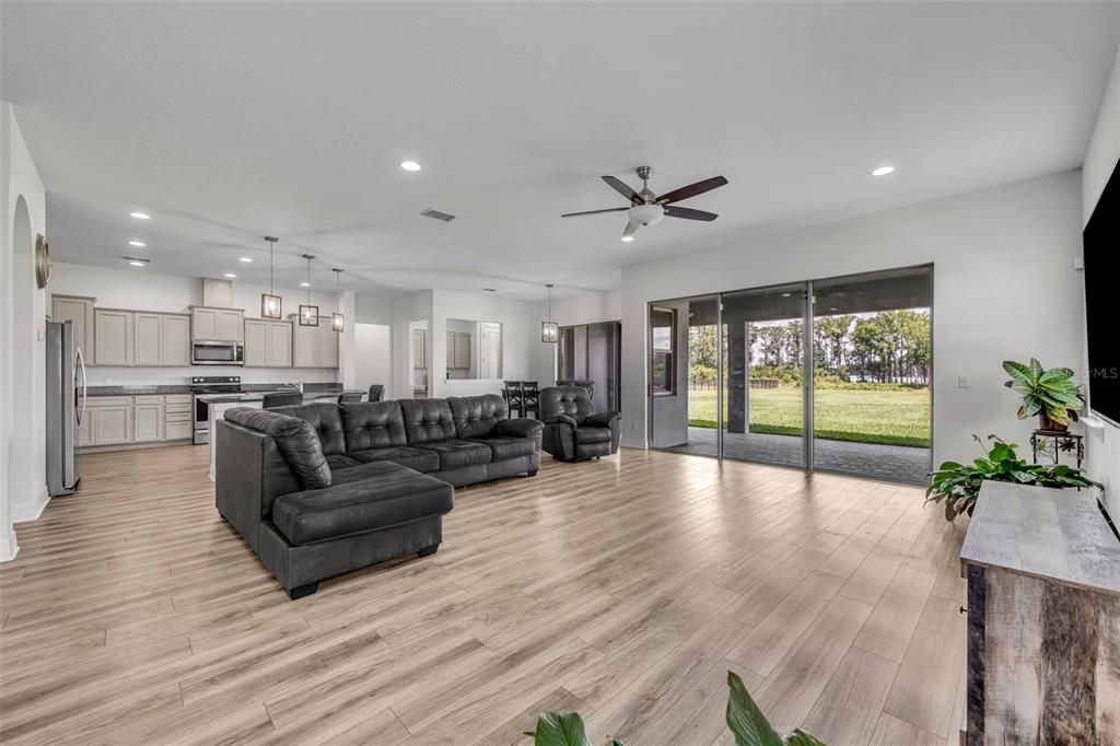 For Sale: $1,275,000 (6 beds, 5 baths, 4931 Square Feet)