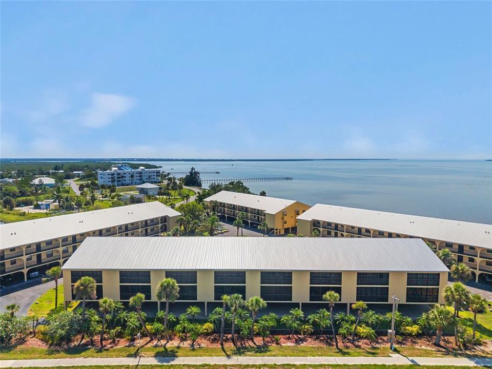 Active With Contract: $144,000 (2 beds, 2 baths, 1150 Square Feet)