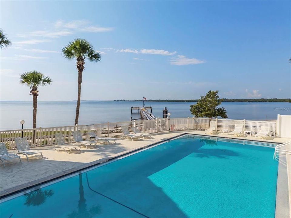 Active With Contract: $144,000 (2 beds, 2 baths, 1150 Square Feet)