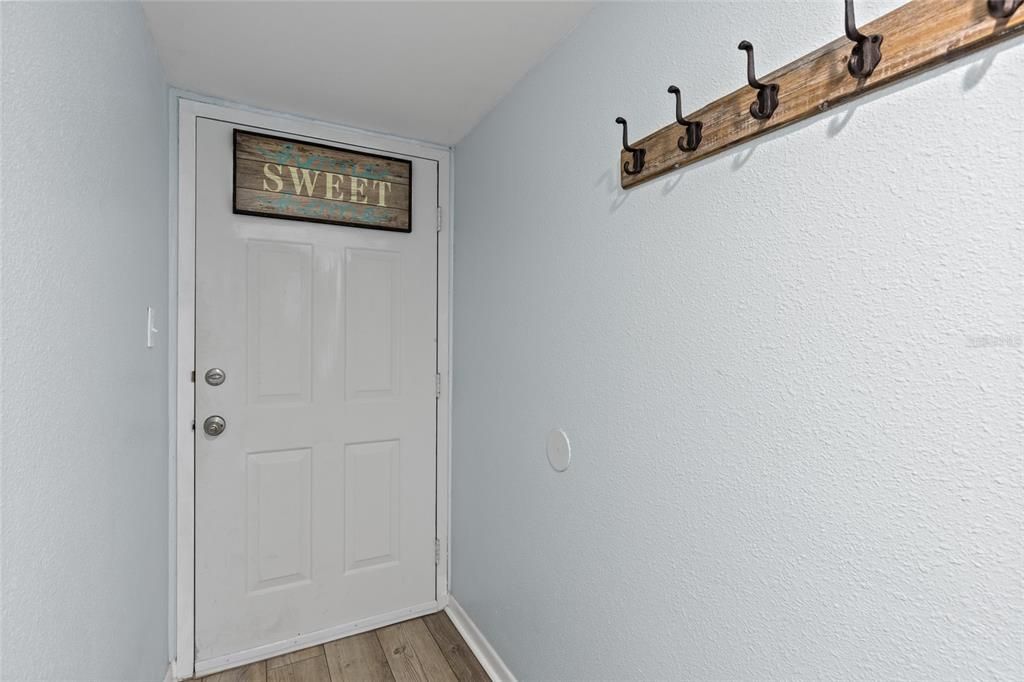 Active With Contract: $144,000 (2 beds, 2 baths, 1150 Square Feet)