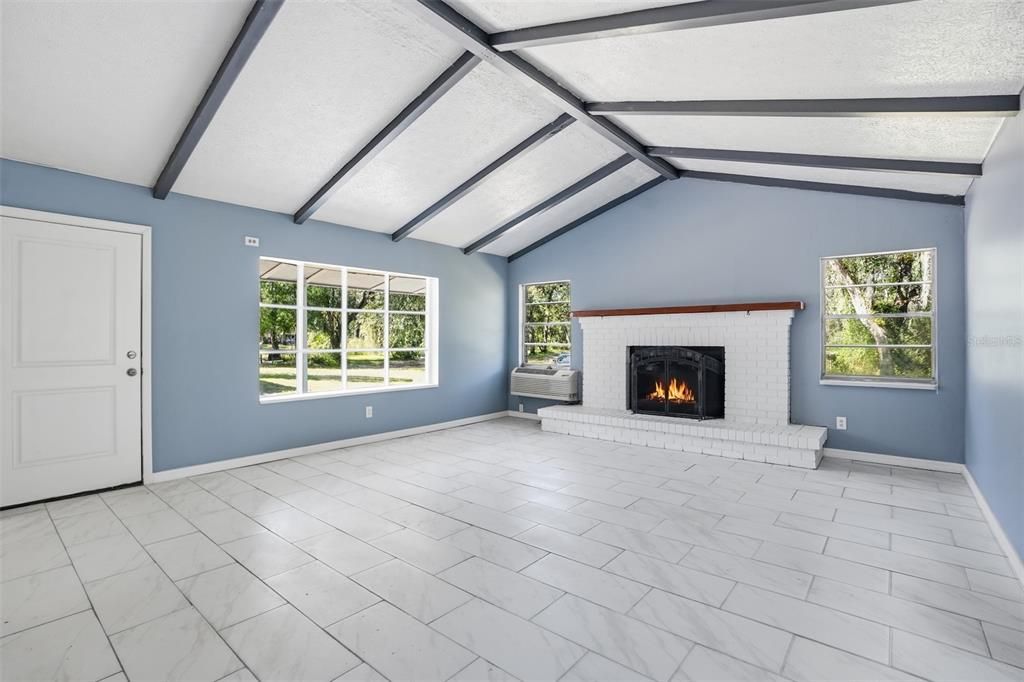 Active With Contract: $250,000 (3 beds, 2 baths, 2287 Square Feet)