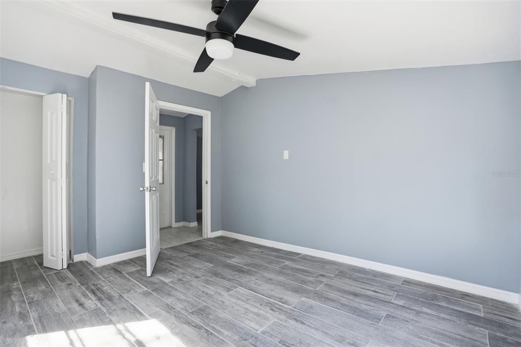 Active With Contract: $250,000 (3 beds, 2 baths, 2287 Square Feet)