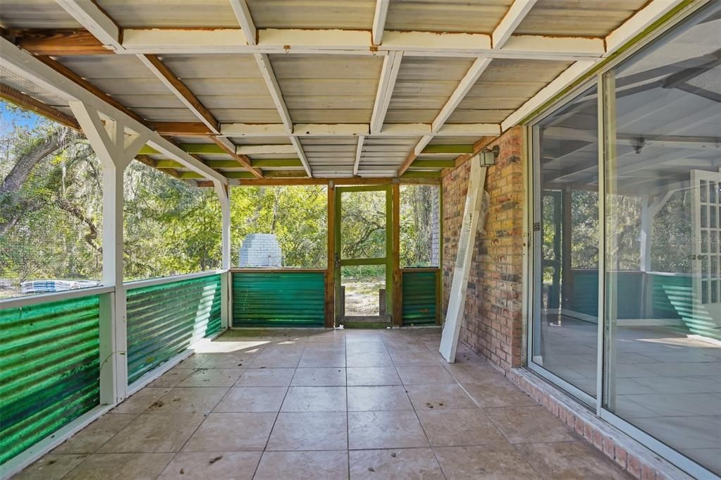 Active With Contract: $250,000 (3 beds, 2 baths, 2287 Square Feet)