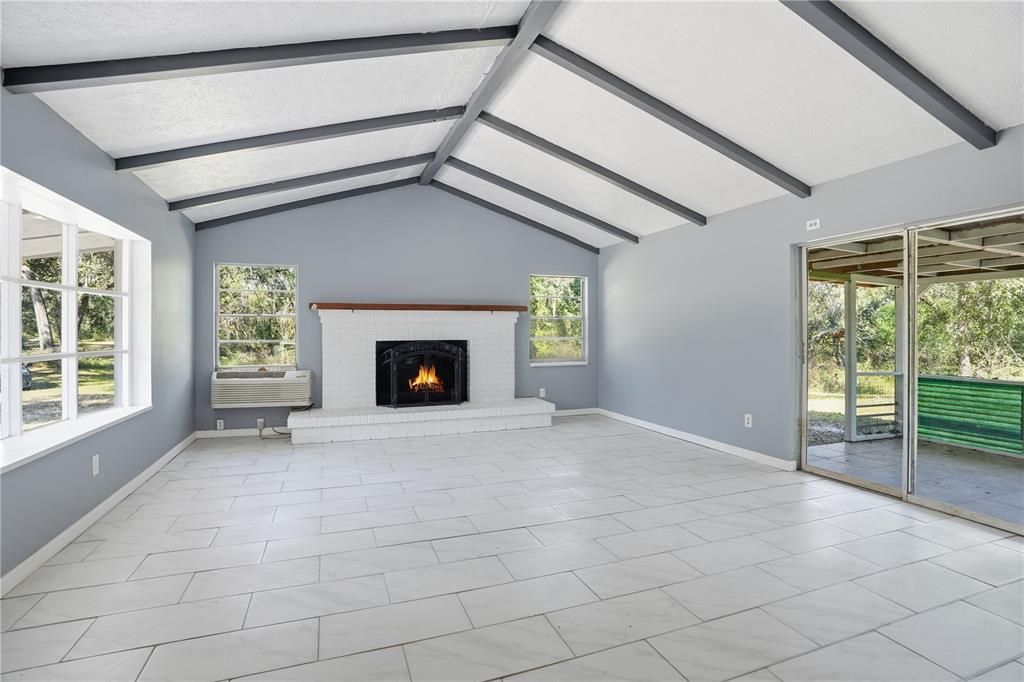 Active With Contract: $250,000 (3 beds, 2 baths, 2287 Square Feet)