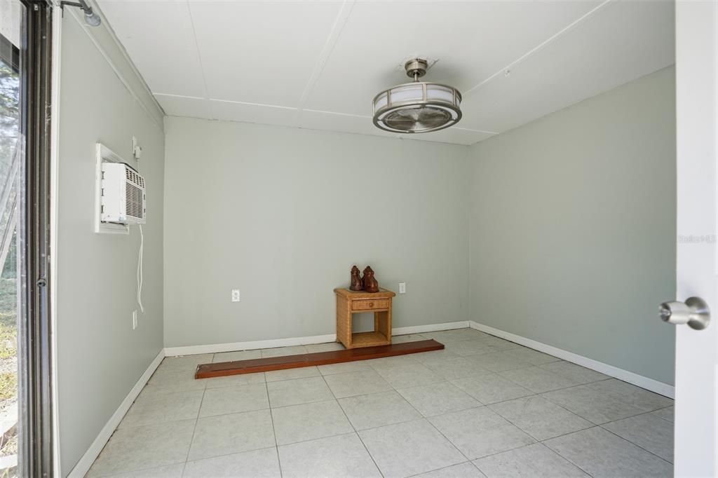 Active With Contract: $250,000 (3 beds, 2 baths, 2287 Square Feet)