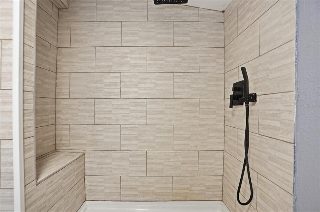 Active With Contract: $250,000 (3 beds, 2 baths, 2287 Square Feet)