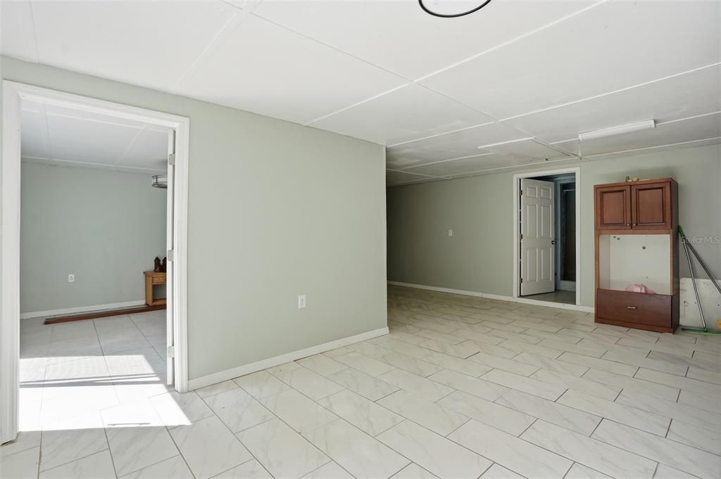 Active With Contract: $250,000 (3 beds, 2 baths, 2287 Square Feet)