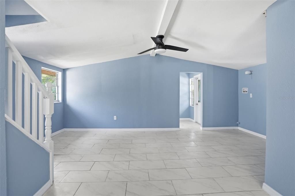 Active With Contract: $250,000 (3 beds, 2 baths, 2287 Square Feet)