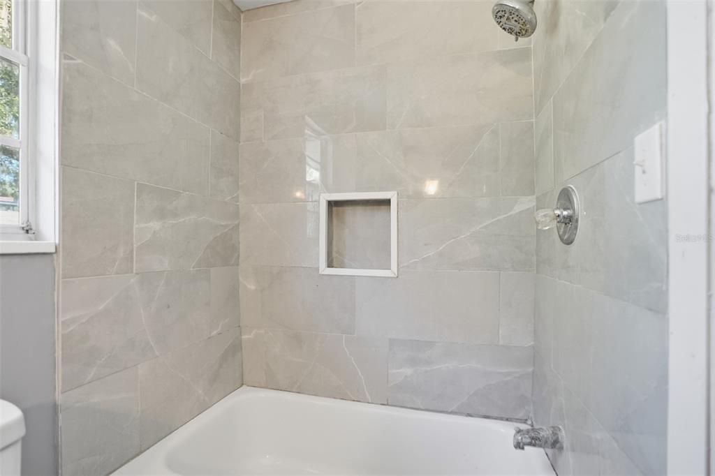 Active With Contract: $250,000 (3 beds, 2 baths, 2287 Square Feet)