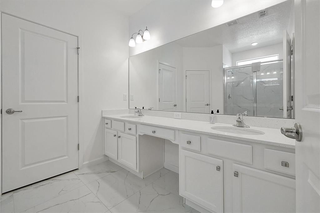 待售: $1,698,800 (15 贝兹, 15 浴室, 6249 平方英尺)