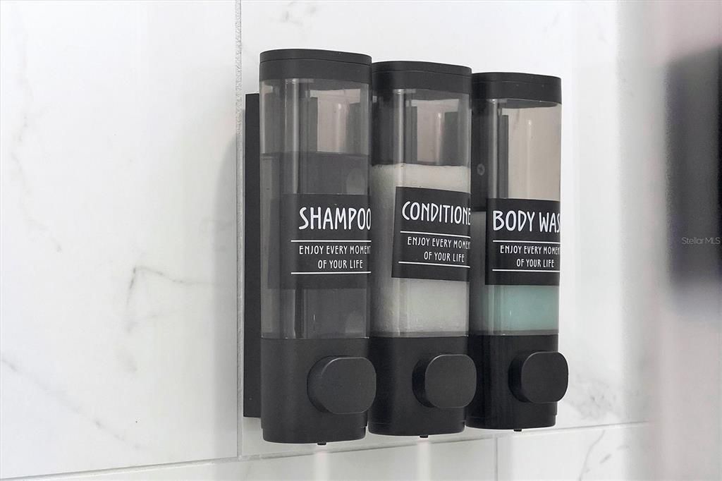 待售: $1,698,800 (15 贝兹, 15 浴室, 6249 平方英尺)