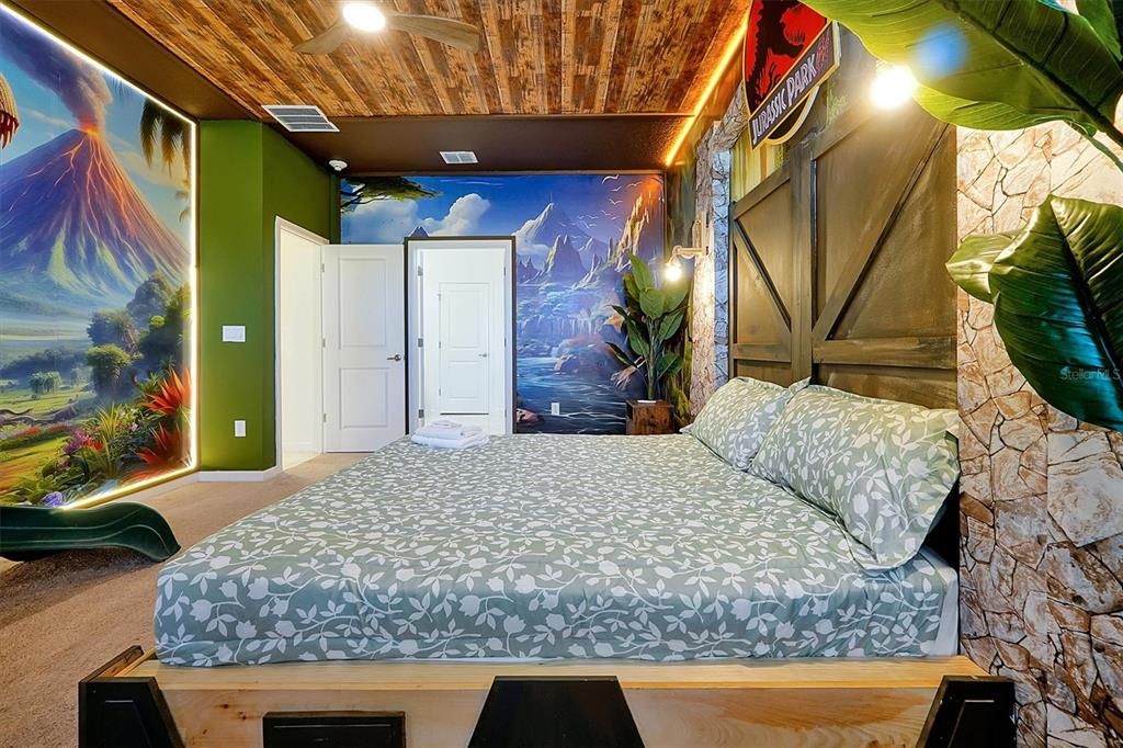 待售: $1,698,800 (15 贝兹, 15 浴室, 6249 平方英尺)