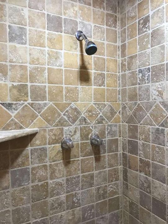 For Sale: $965,000 (6 beds, 2 baths, 3808 Square Feet)