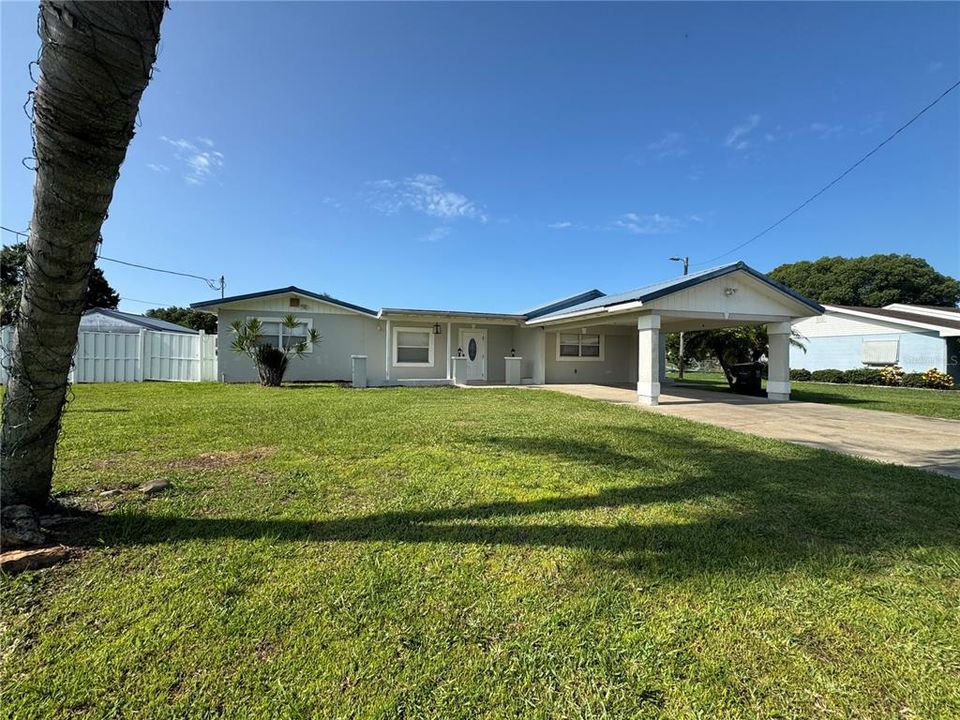 For Sale: $359,000 (3 beds, 3 baths, 1975 Square Feet)