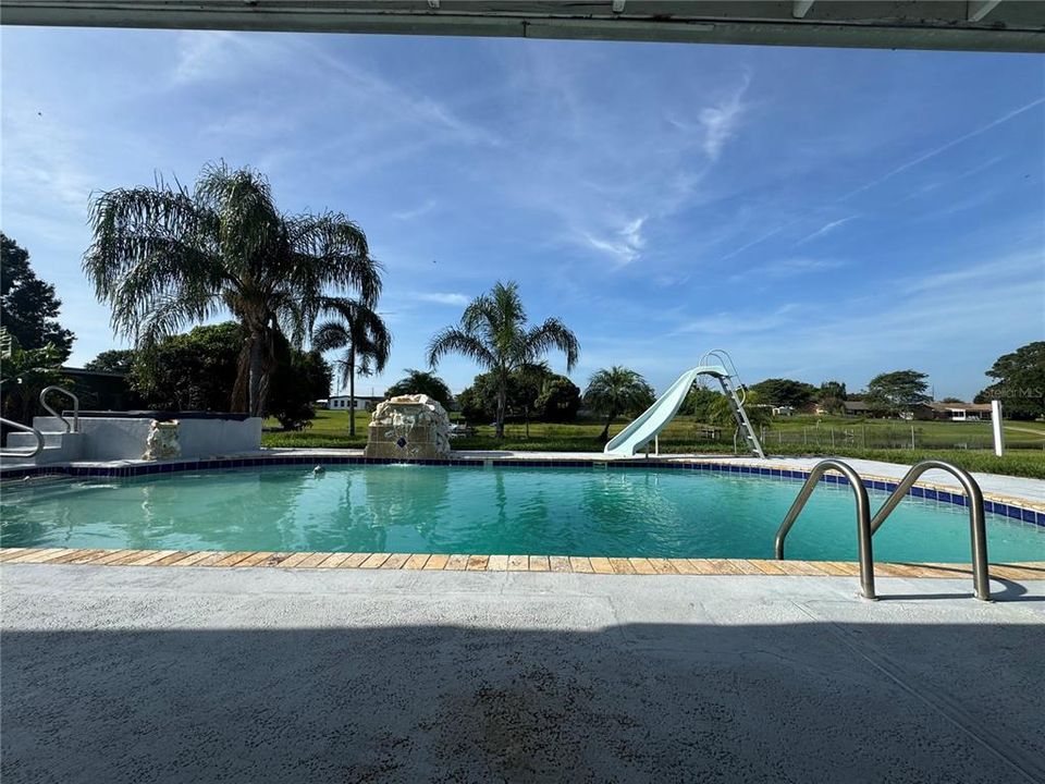 For Sale: $359,000 (3 beds, 3 baths, 1975 Square Feet)