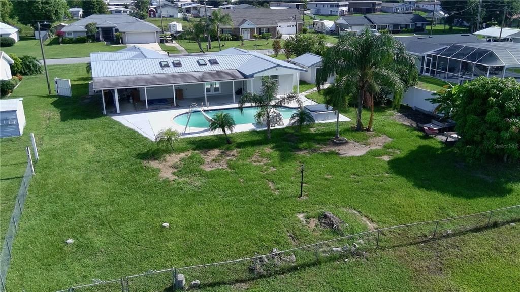 For Sale: $359,000 (3 beds, 3 baths, 1975 Square Feet)