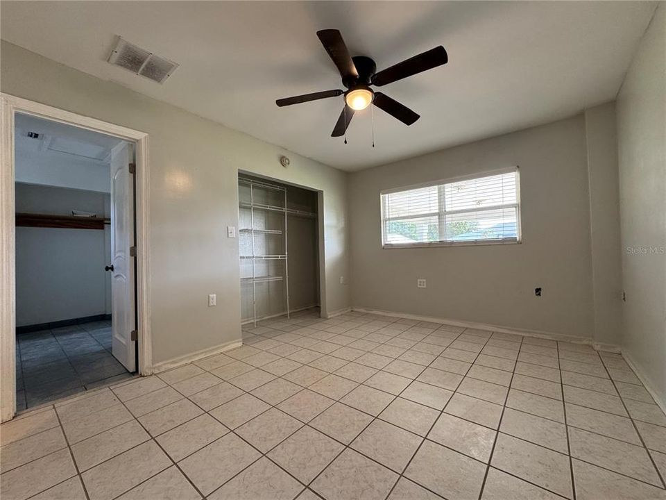 For Sale: $359,000 (3 beds, 3 baths, 1975 Square Feet)