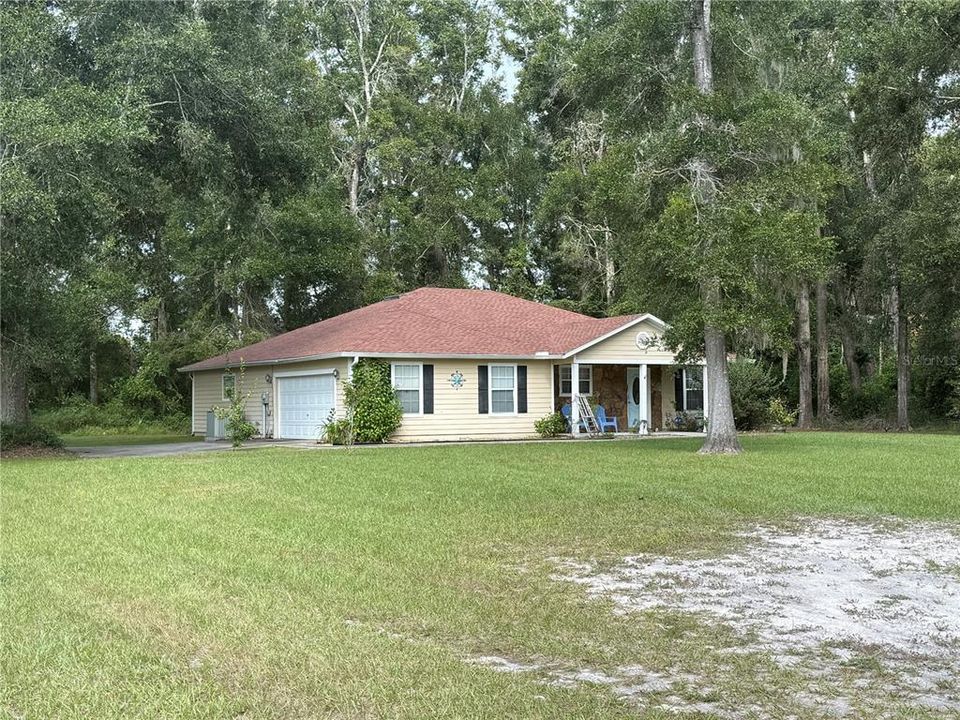 合同活跃: $274,000 (3 贝兹, 2 浴室, 1620 平方英尺)