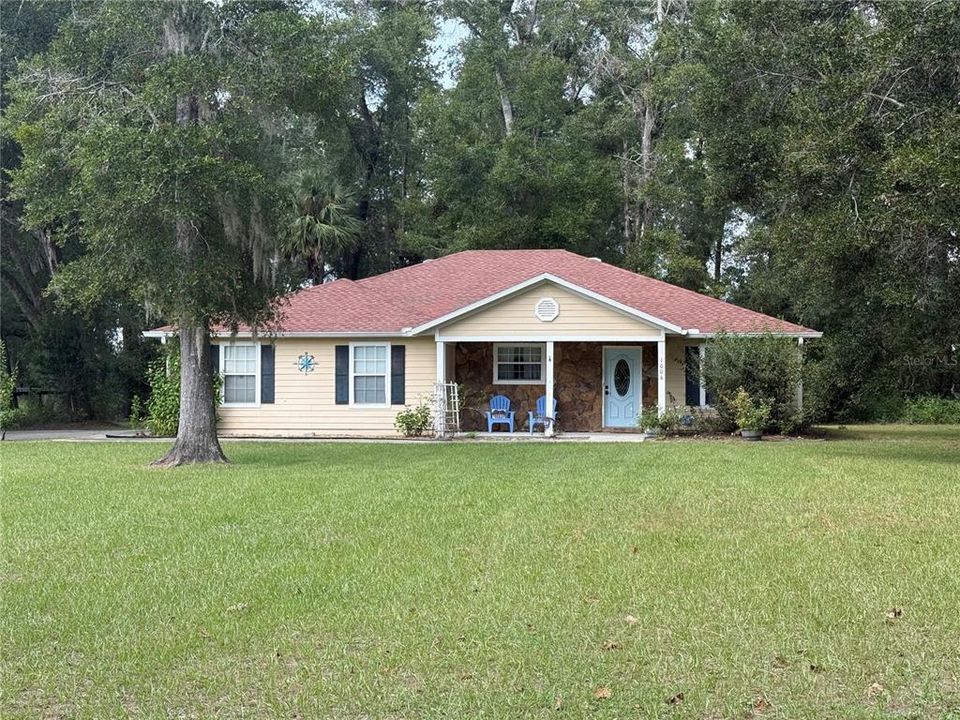 合同活跃: $274,000 (3 贝兹, 2 浴室, 1620 平方英尺)