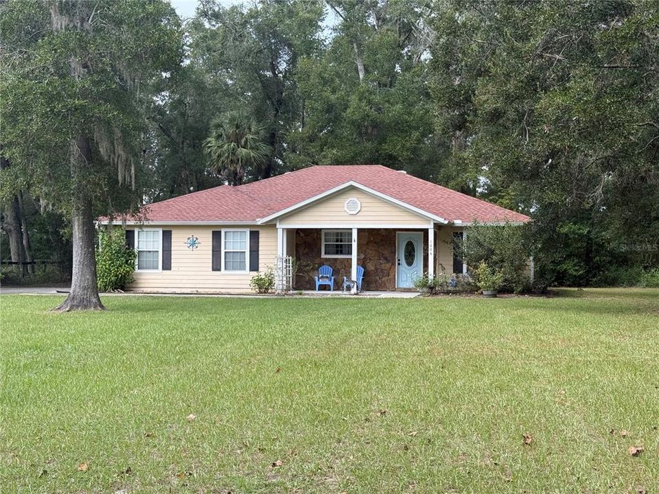 合同活跃: $274,000 (3 贝兹, 2 浴室, 1620 平方英尺)