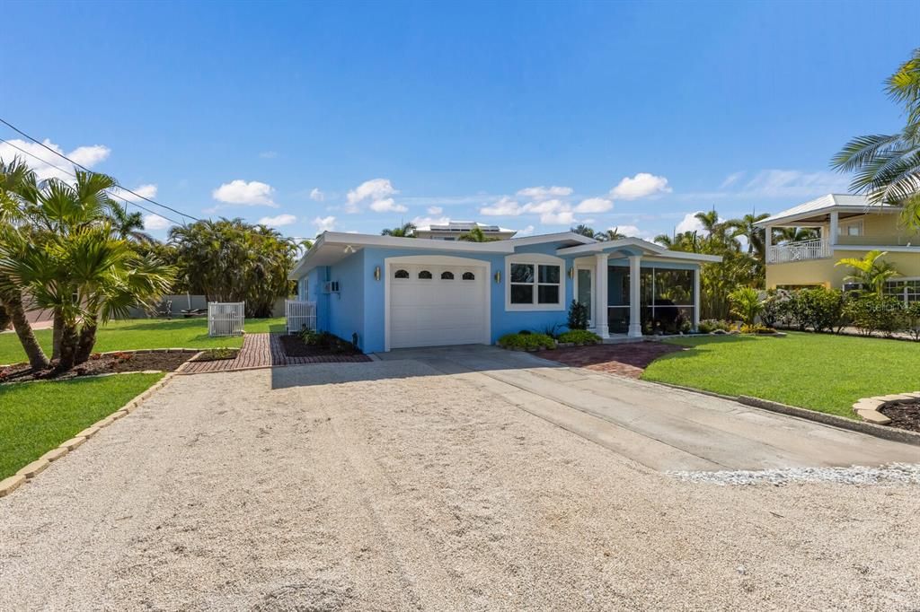 合同活跃: $997,000 (3 贝兹, 2 浴室, 1612 平方英尺)