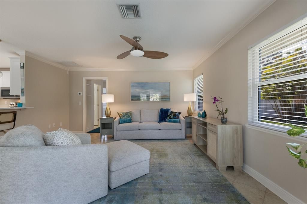 合同活跃: $997,000 (3 贝兹, 2 浴室, 1612 平方英尺)