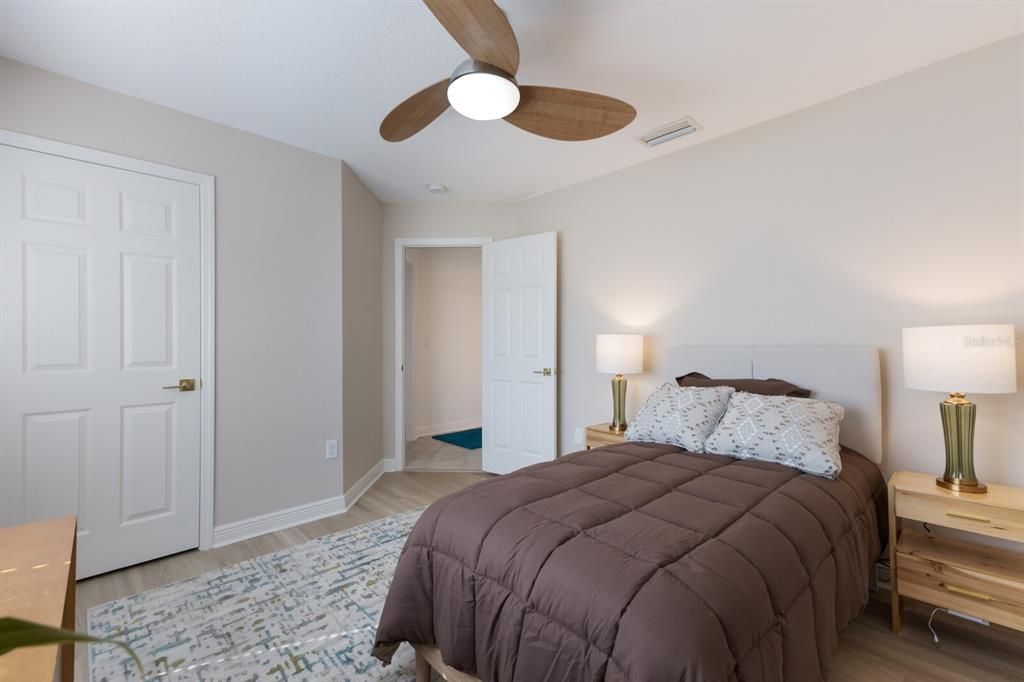 合同活跃: $997,000 (3 贝兹, 2 浴室, 1612 平方英尺)